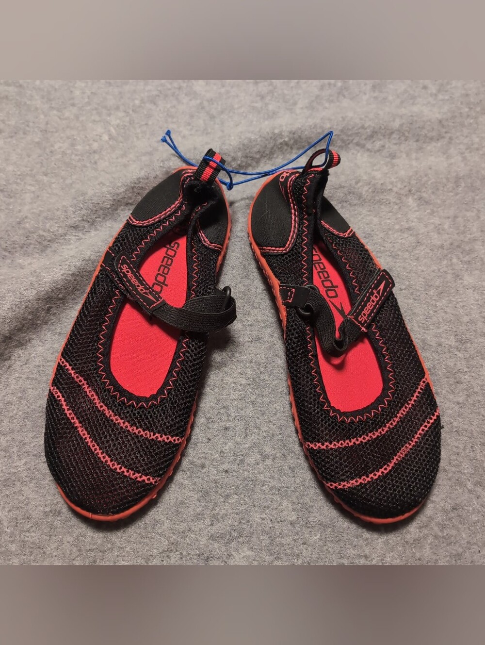 Speedo Kids Black and Red Slip-On Water Shoes with Strap Size Small NWOT Splash